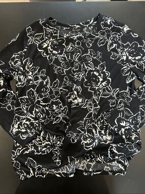 NWOT Lily Morgan Black Floral Long Sleeve Top